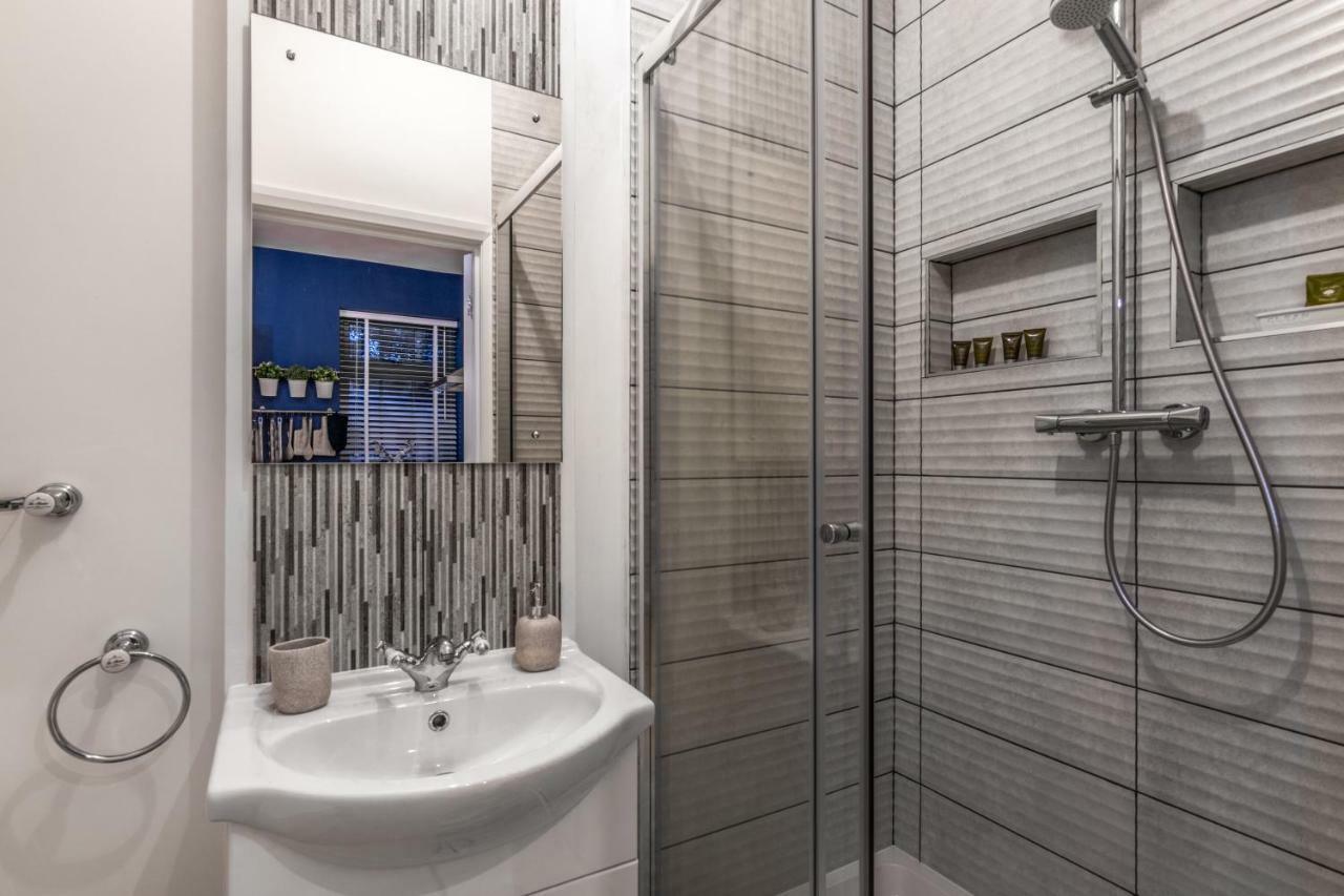 Rainbow House - Entire Place * Lutterworth